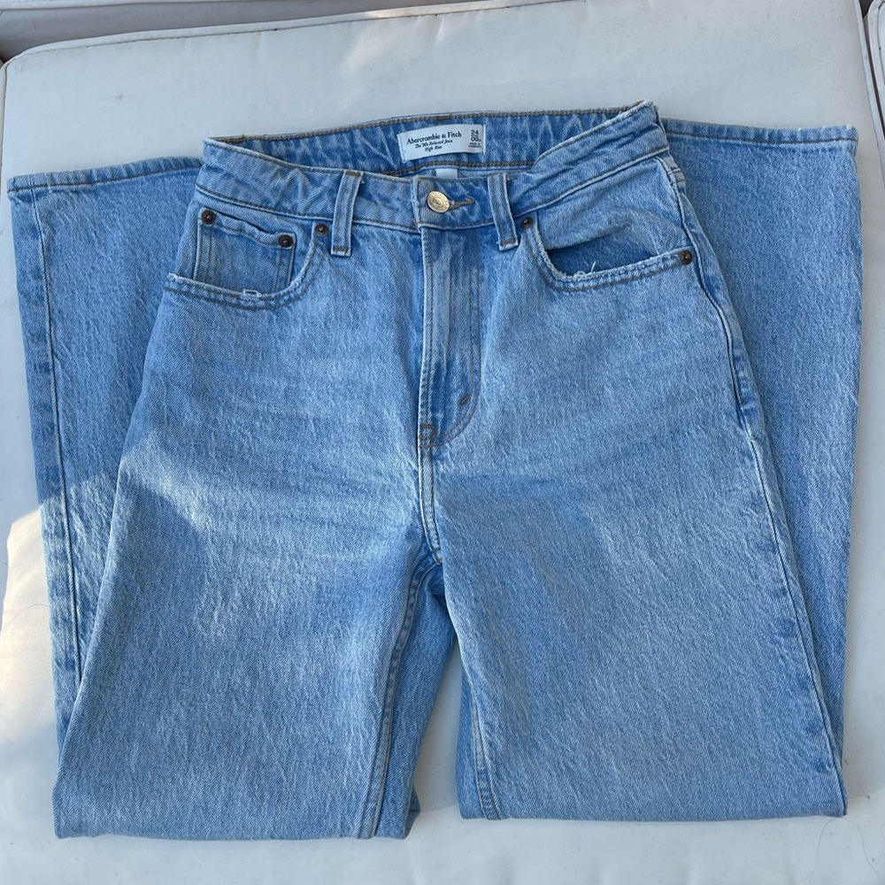 Abercrombie Curve Love High Rise 90s Relaxed Jeans